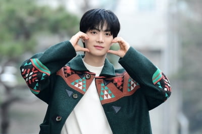 [포토] 김종현, '귀여운 볼하트~'