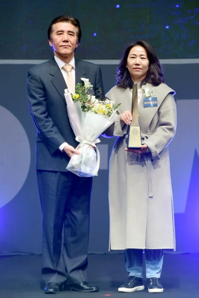 [포토] 미펫 낼름, '2024 대한민국 퍼스트브랜드 대상' 반려동물영양제 부문 수상