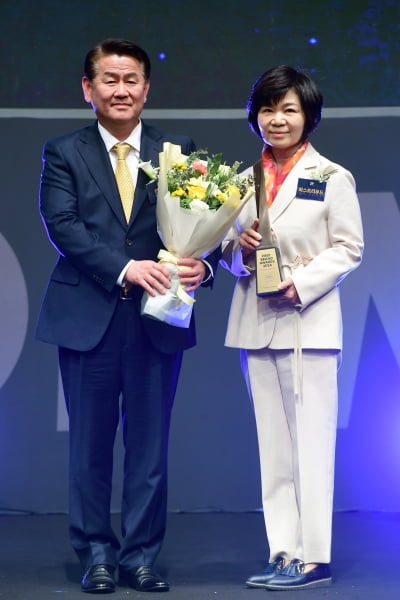 [포토] 순대실록, '2024 대한민국 퍼스트브랜드 대상' 순대국전문점 부문 수상