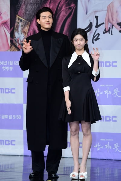 [포토] 이기우-박세현, '신분을 뛰어넘는 커플'