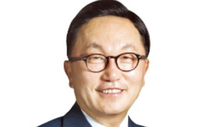 박현주, 미래에셋 지배회사 지분 25% 기부