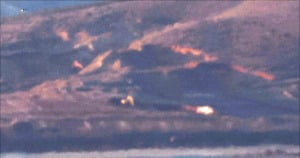 7일 황해도 해안 지역에서 북한의 포사격으로 인한 화염이 관측되고 있다.  연합뉴스 