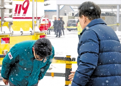 尹, 서천시장 상인 외면 파라오 슬롯 왜?…"쇼" vs "정치공세" 공방