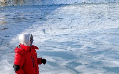 [포토] 얼어붙은 한강…한파 26일까지 지속