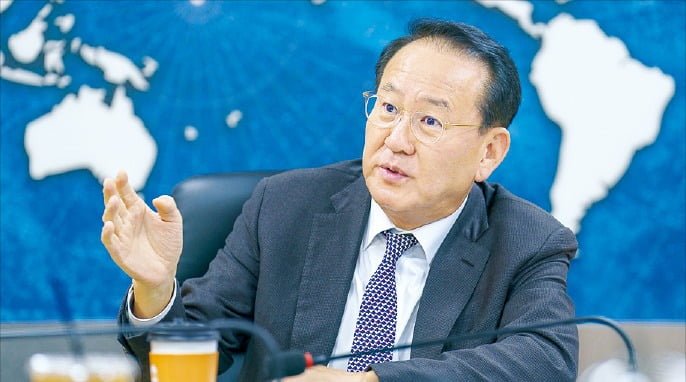 김현겸 팬스타그룹 회장은 자율주행, 2차전지 기술을 바탕으로 올해 모빌리티 기업 전환을 시도할 계획이라고 밝혔다.  /팬스타그룹 제공 
