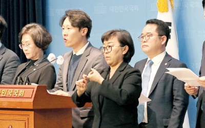 일단 위성정당 만드는 與…野에 '병립형 비례제' 압박