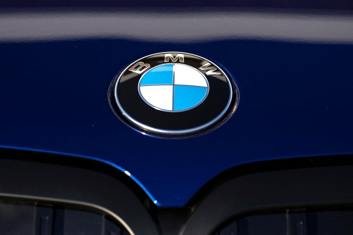 “길고 긴 ‘벤츠 천하’ 막 내렸다”...BMW, 수입차 ‘최강자’ 등극