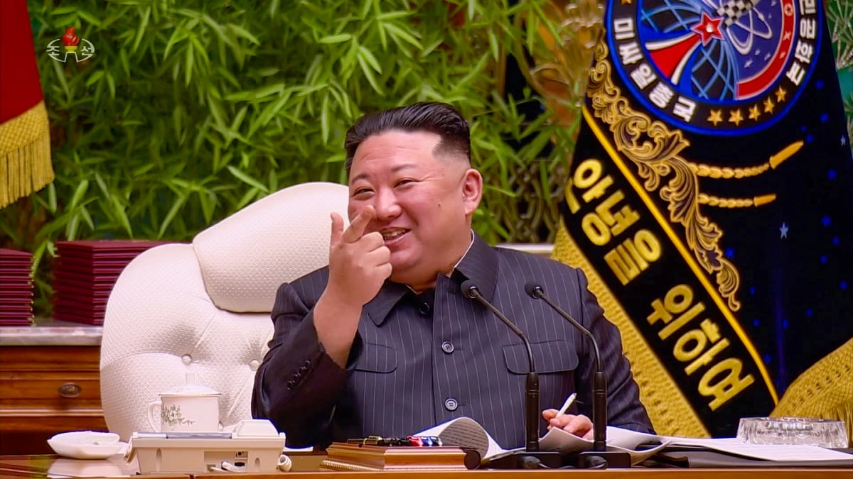[속보] 김정은 “대한민국은 우리의 주적···전쟁 피할 생각 전혀 없다”