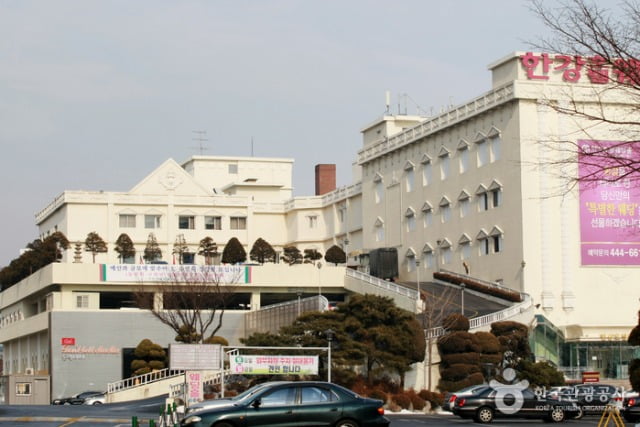 포제스 한강은 과거 한강호텔이 있던 자리에 지어진다. 사진=한국관광공사