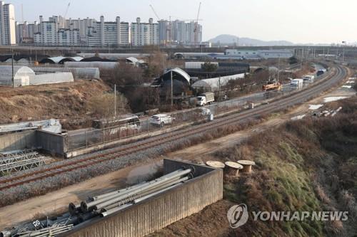 대학생 MT 가던 '추억의 교외선' 20년 만에 운행 재개된다