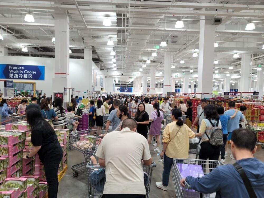 "정치보다 경제"…홍콩서 '중국 할인매장 쇼핑여행 상품' 인기