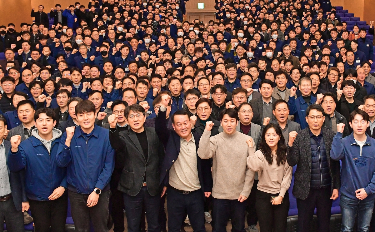 현대차 국내 생산공장 신년 행사 열어…"국내공장이 모범 돼야"