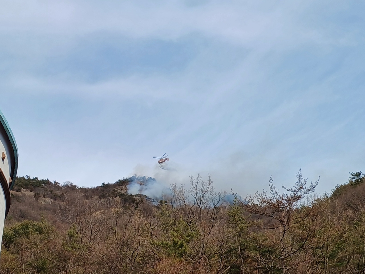 여수 호랑산서 산불…3시간여만에 진화