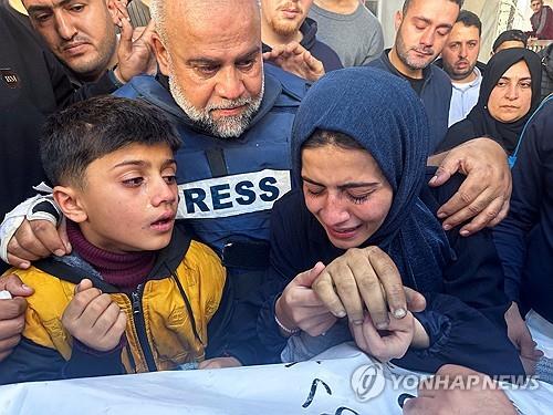 유엔 "가자지구 언론인 사망 급증 매우 우려…조사 필요"