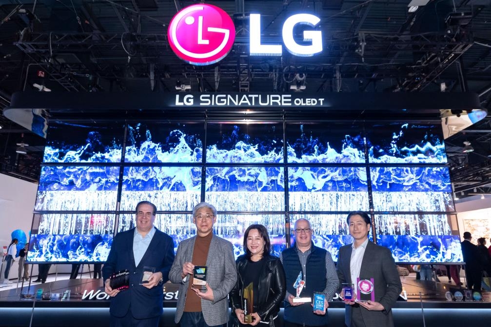 [CES 2024] LG 무선 투명 올레드 TV, CES 최고 제품에 선정