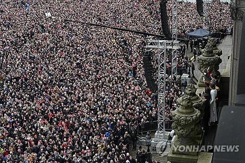 '52년 재위' 덴마크 여왕 퇴위…프레데릭 10세에 양위(종합)