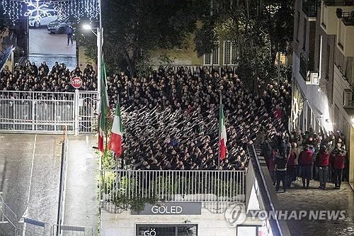 伊대법 "파시스트 경례 범죄 아니다"…우경화 논란 고조될 듯