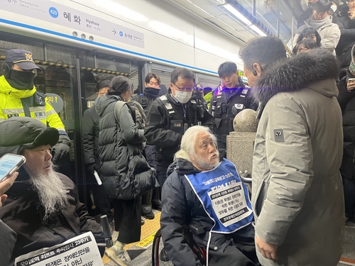 전장연 "오이도 추락사고 23년 지났지만 장애인 이동권 그대로"(종합)