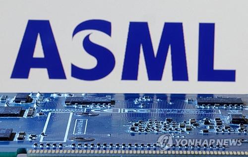 인공지능 열풍에…ASML, 유럽 내 시가총액 3위로 도약