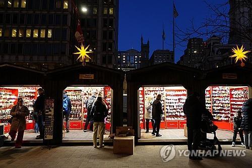 美 작년 4분기 성장률 3.3%…연말 '깜짝소비'에 예상밖 호조(종합)