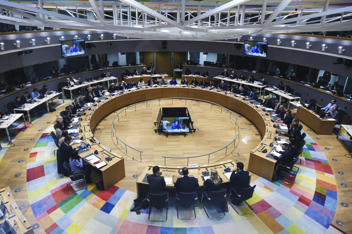 EU, 對러시아 경제제재 6개월 연장 결정…신규 제재도 논의