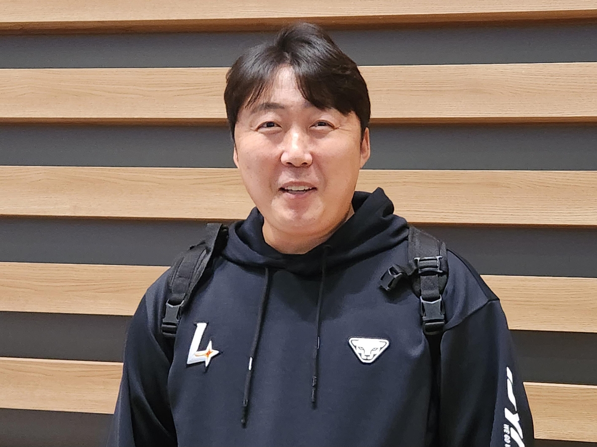 '경력 단절 없는' 배영수 코치 "내 경험, SSG 투수진 위해"