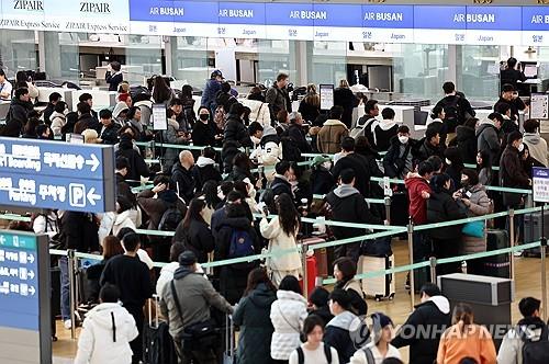 작년 한일 관광객 상호 1위…일본 방문 한국인이 세 배