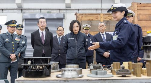 퇴임 앞둔 차이잉원, 中위협 맞선 최전선 펑후 제도 군부대 시찰