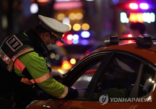 가수 겸 배우 40대, 앞차 들이받고 음주측정 거부