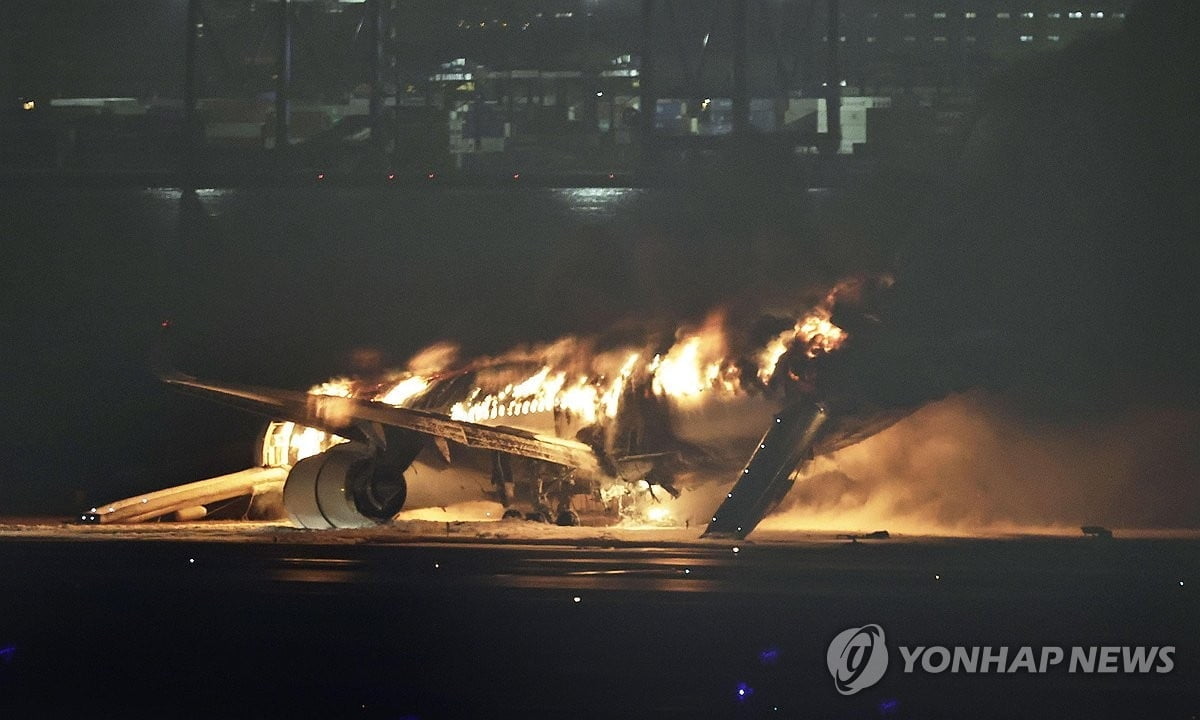 日 항공기 충돌 5명 사망…"한국인 피해접수 없어"