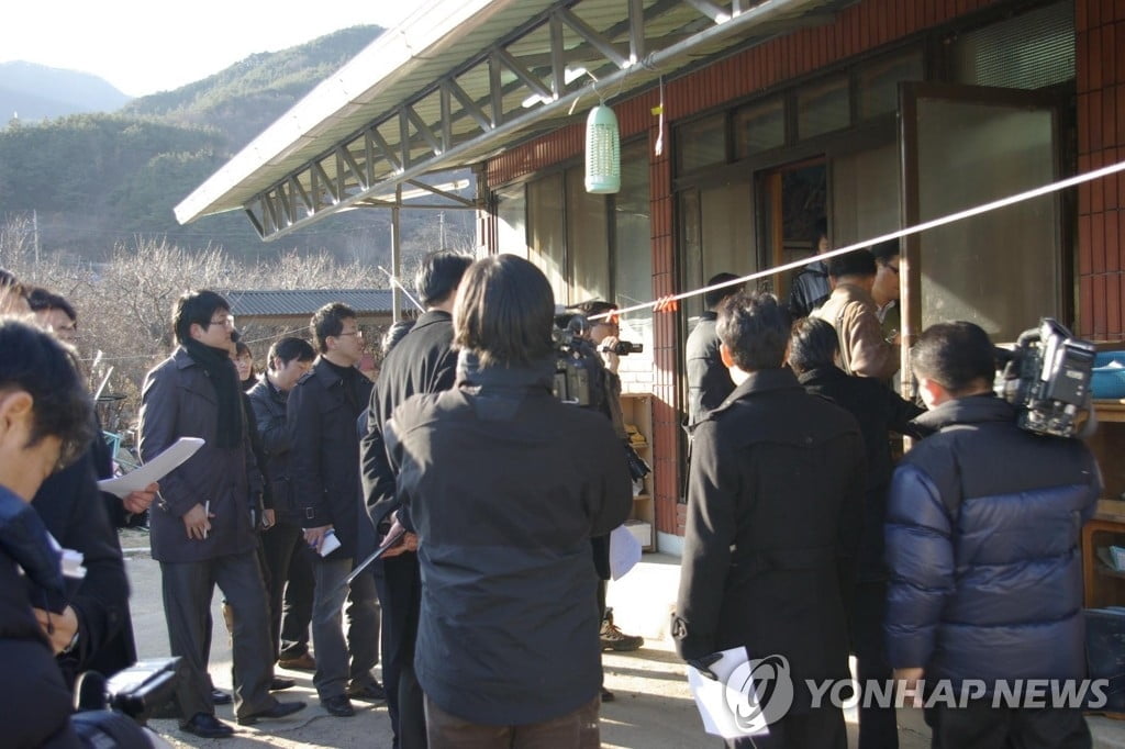 '청산가리 막걸리 살인' 부녀, 재심 받는다