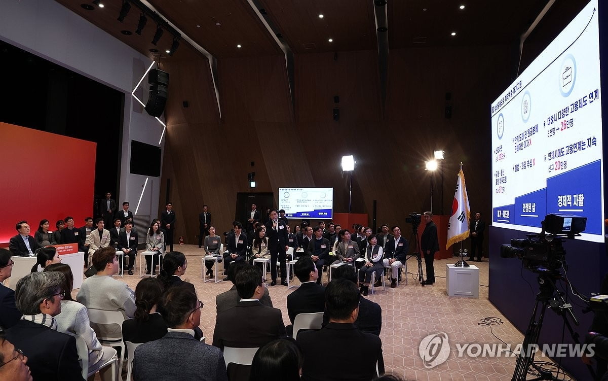 尹대통령 만난 '슈카', 국내 기업에 쓴소리