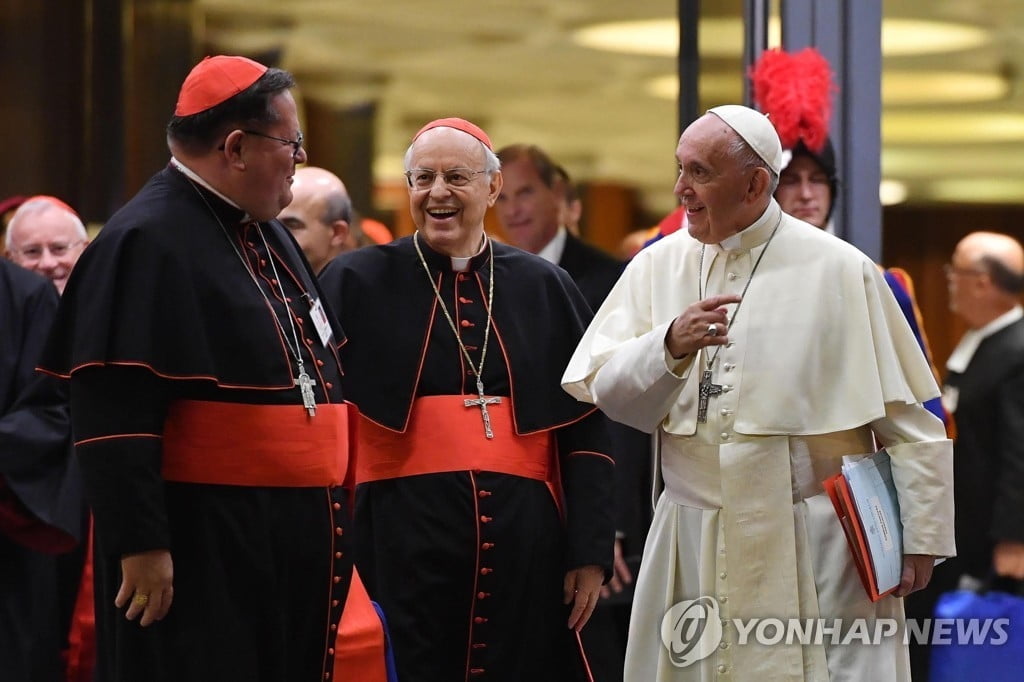 '교황 후계자' 거론된 추기경, 성추행 혐의 피소