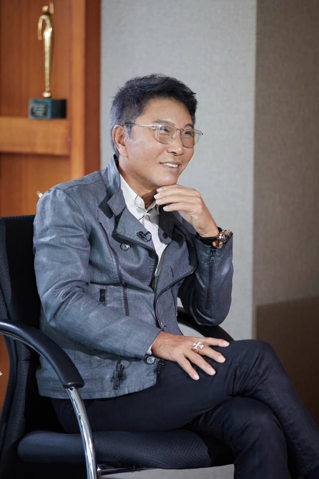 イ・スマンSM元代表、中国で10代アイドル発掘オーディション