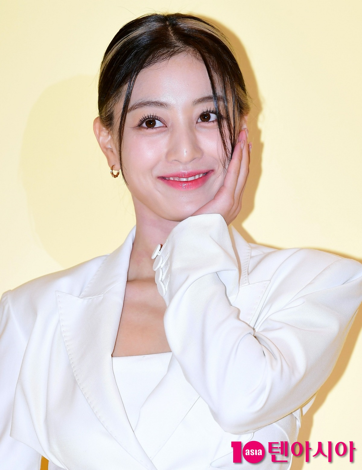 「8月ソロデビュー」TWICEジヒョ、カムバックライブ