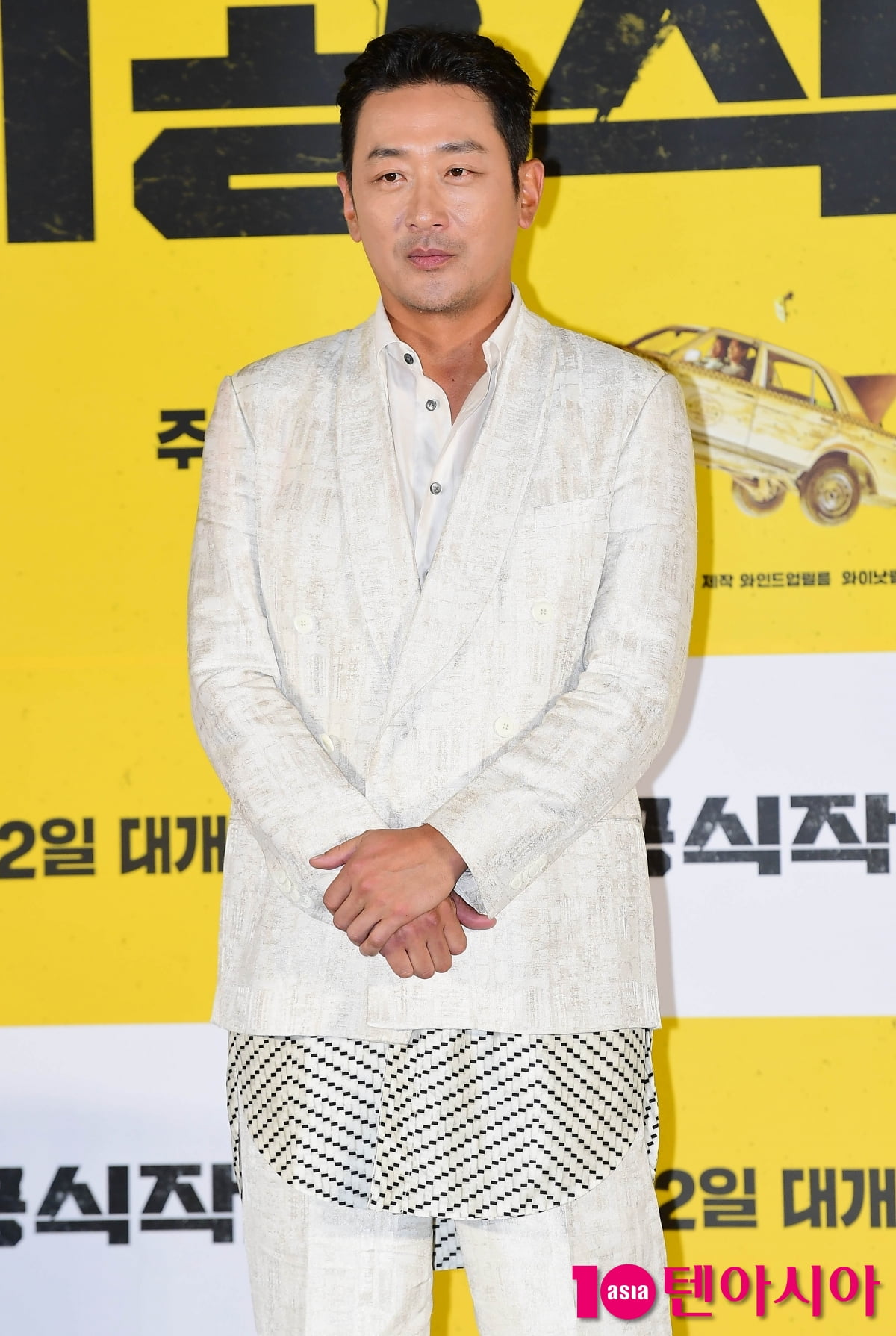 「非公式作戦」ハ・ジョンウ、「屋上ワイヤーアクションシーン心境?祈りしかない」
