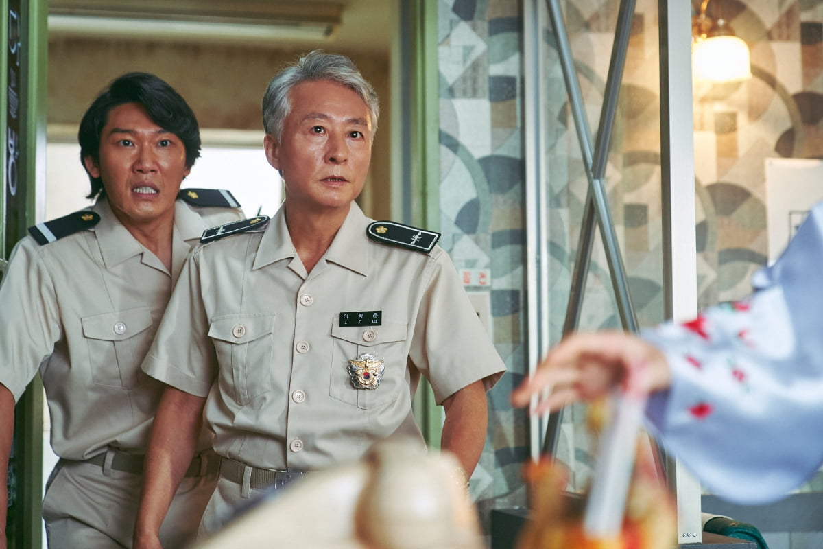 「密輸」キム・ヘス・ヨム・ジョンア、女性ツトップ夏大作成功予感