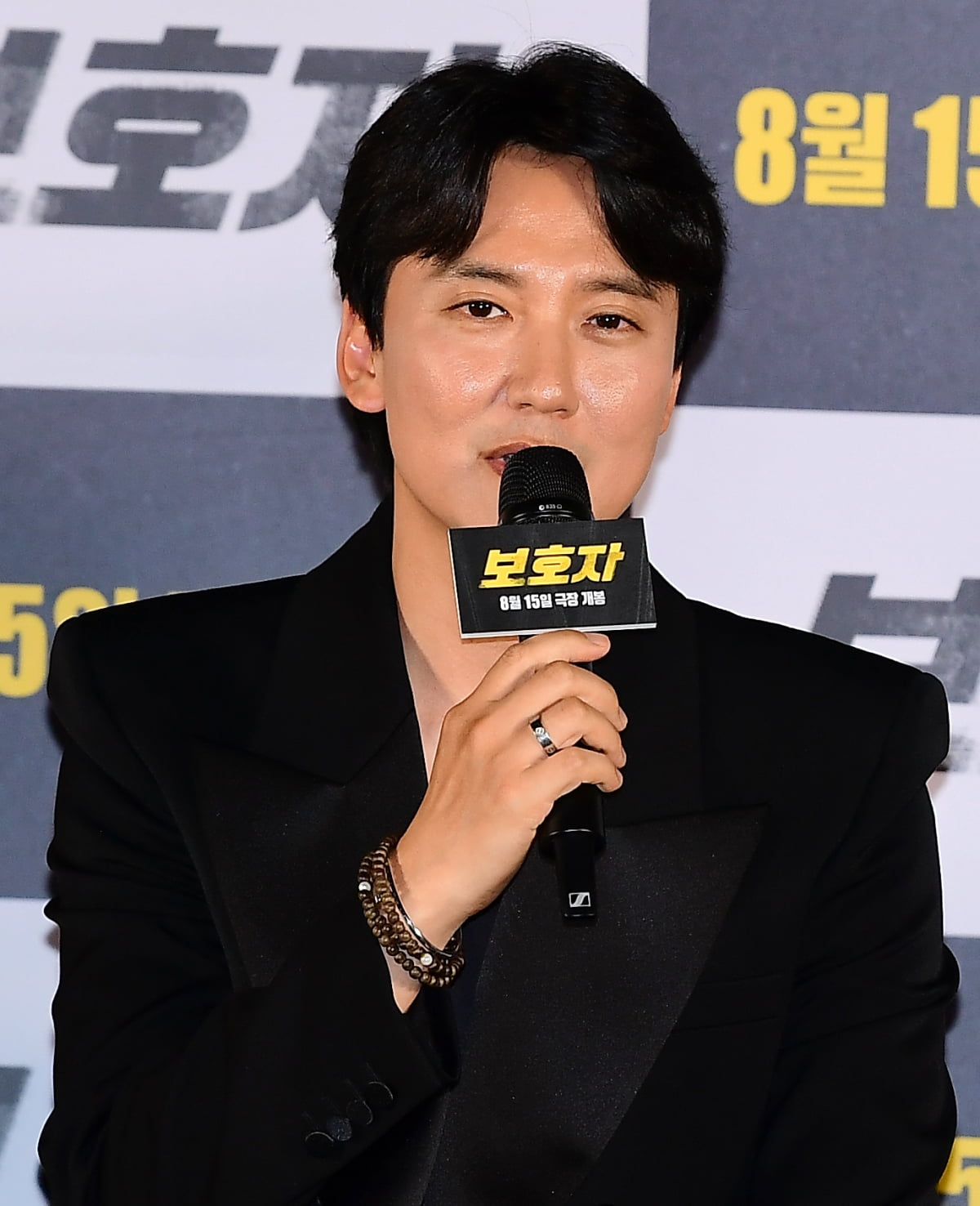 「保護者」キム・ナムギル、「新人監督チョン・ウソン、現場から逃げる隅はなかった」