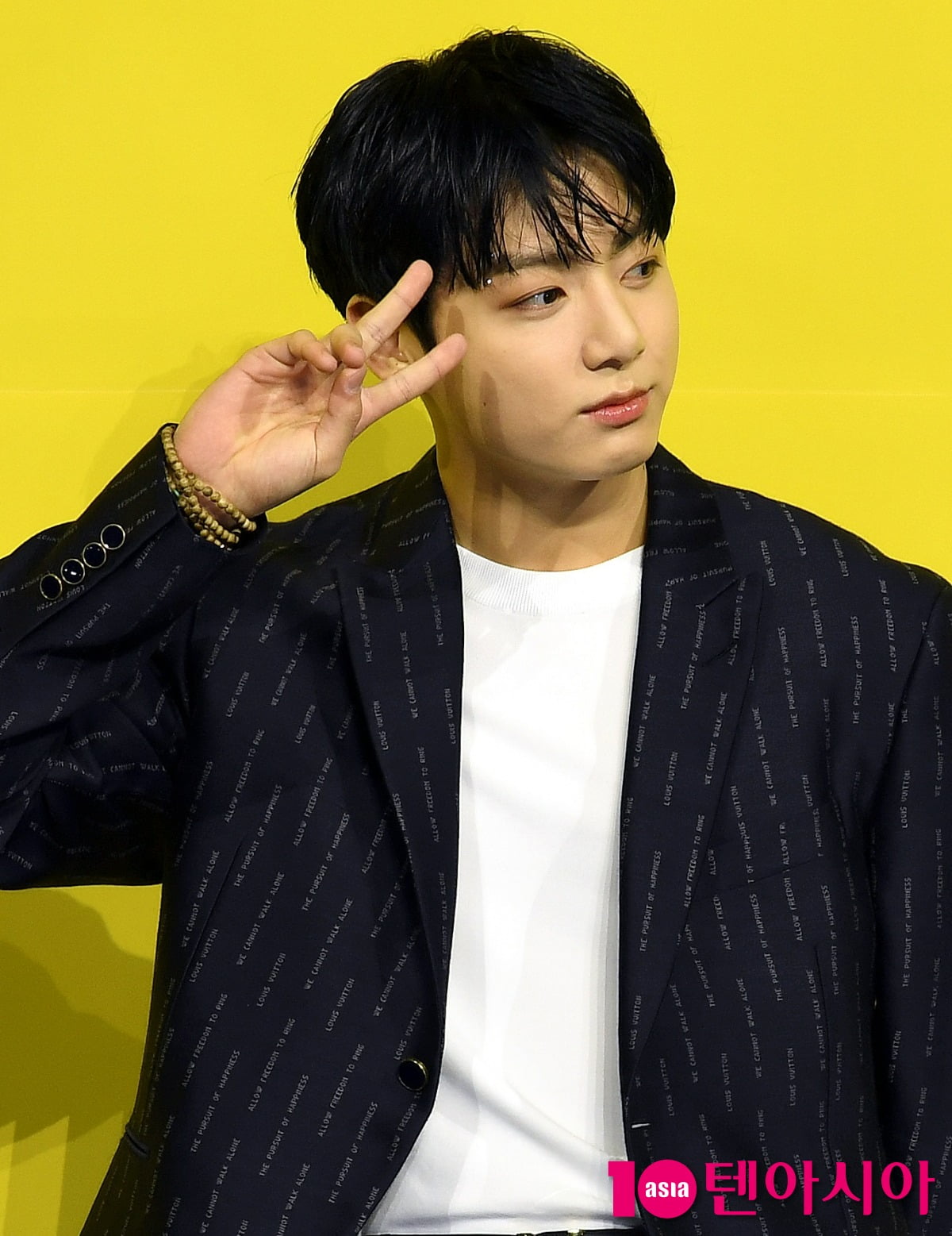 BTSジョングク、音楽、涙、酒放送「飾らない」ファン愛