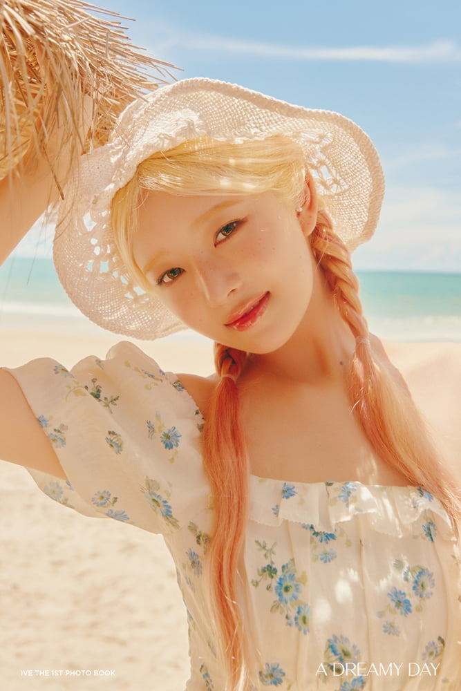 アイブ、6人6色「夏の日の記録」が入った初めてのフォトブック発売