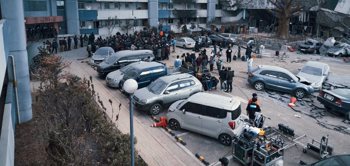 「コンクリートユートピア」セットを こうやって作った