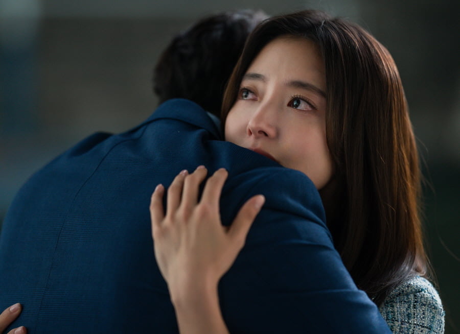 Lee Se-young and Bae In-hyuk, midnight hug