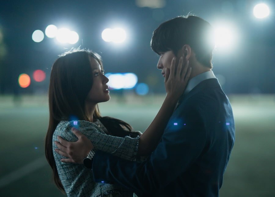 Lee Se-young and Bae In-hyuk, midnight hug
