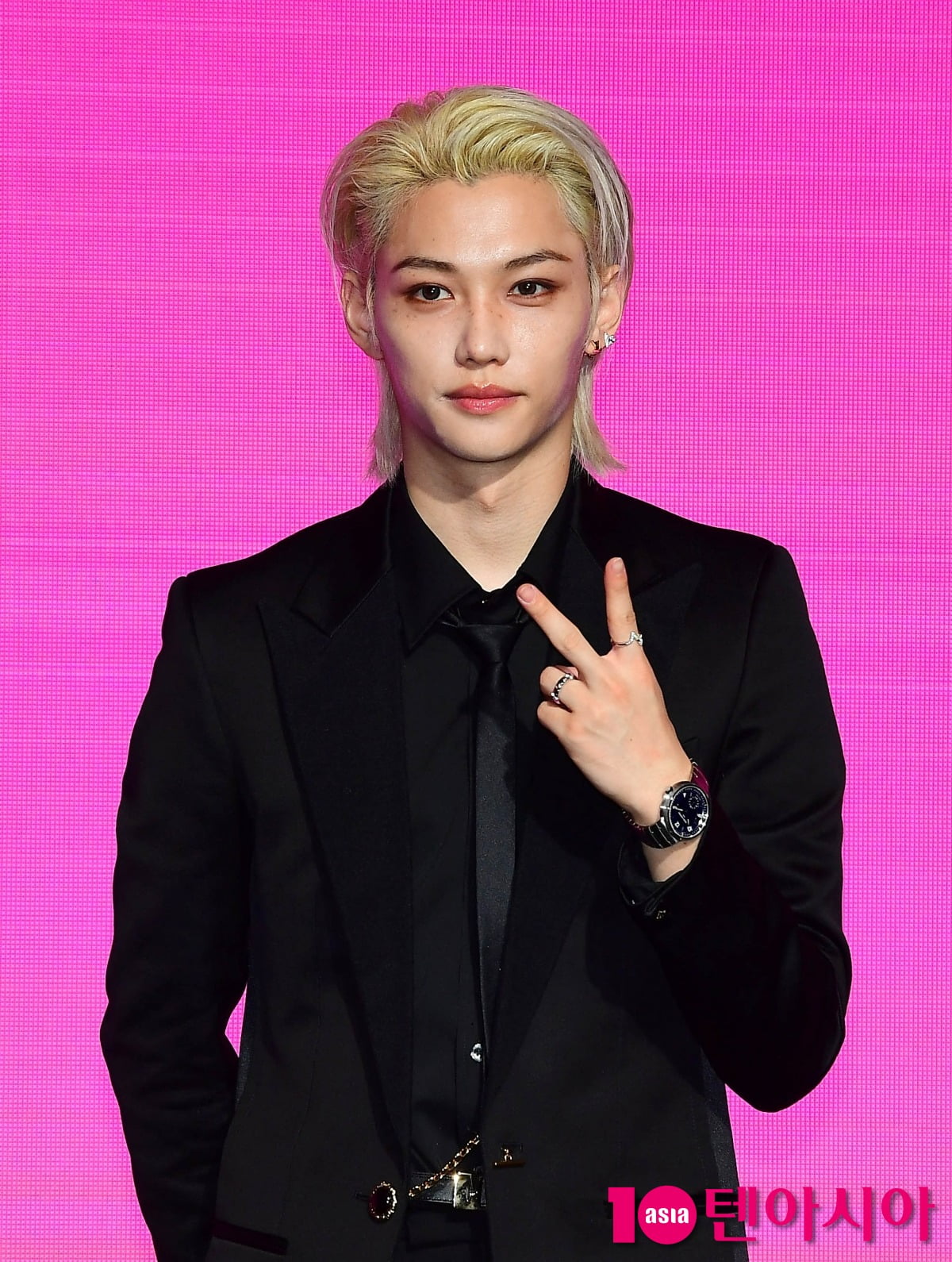 Stray Kids Felix donates 100 million won