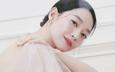 신민아, 끌레드뽀 보떼 아시아 앰버서더 선정에 "영광스럽고 기쁘다"