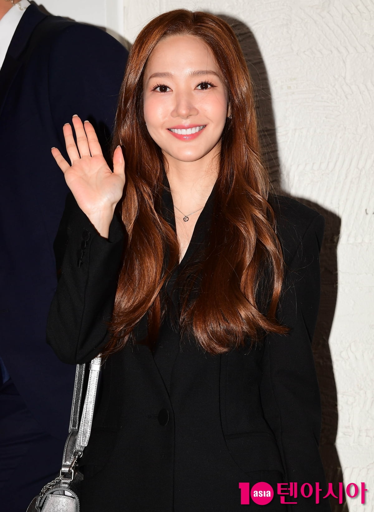 Park Min-young, caught by the hair after 11 months... It's not even a suspect investigation, so why bother again?