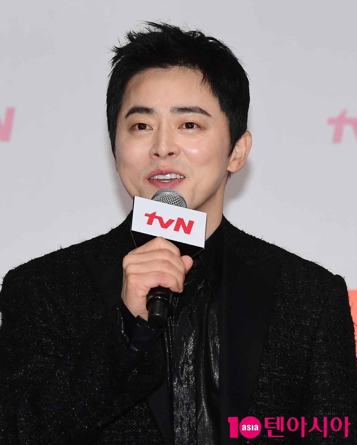 Jo Jung-seok "I appeared naked in 'Coffin', but I like the sudden change in status."