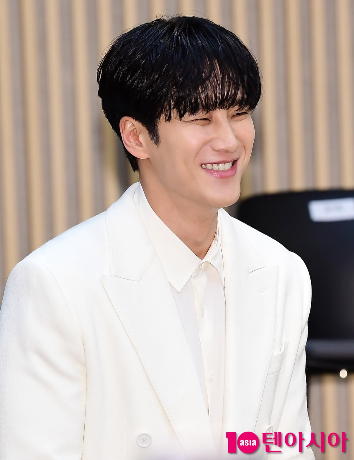 Ahn Bo-hyun, the perfect chaebol detective... falling in love with his smile 