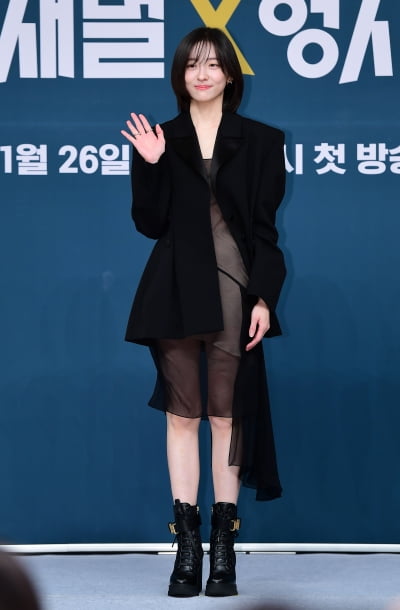 [TEN포토]박지현 '우아한 블랙스완'