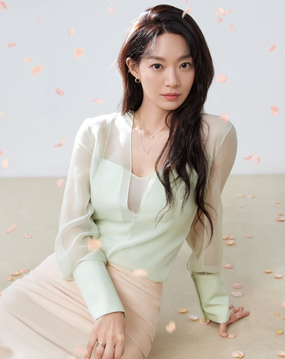 Actress Shin Min-ah, the epitome of loveliness